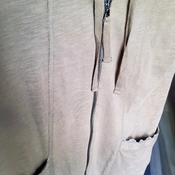 HOODED VEST - Picture 6 of 6